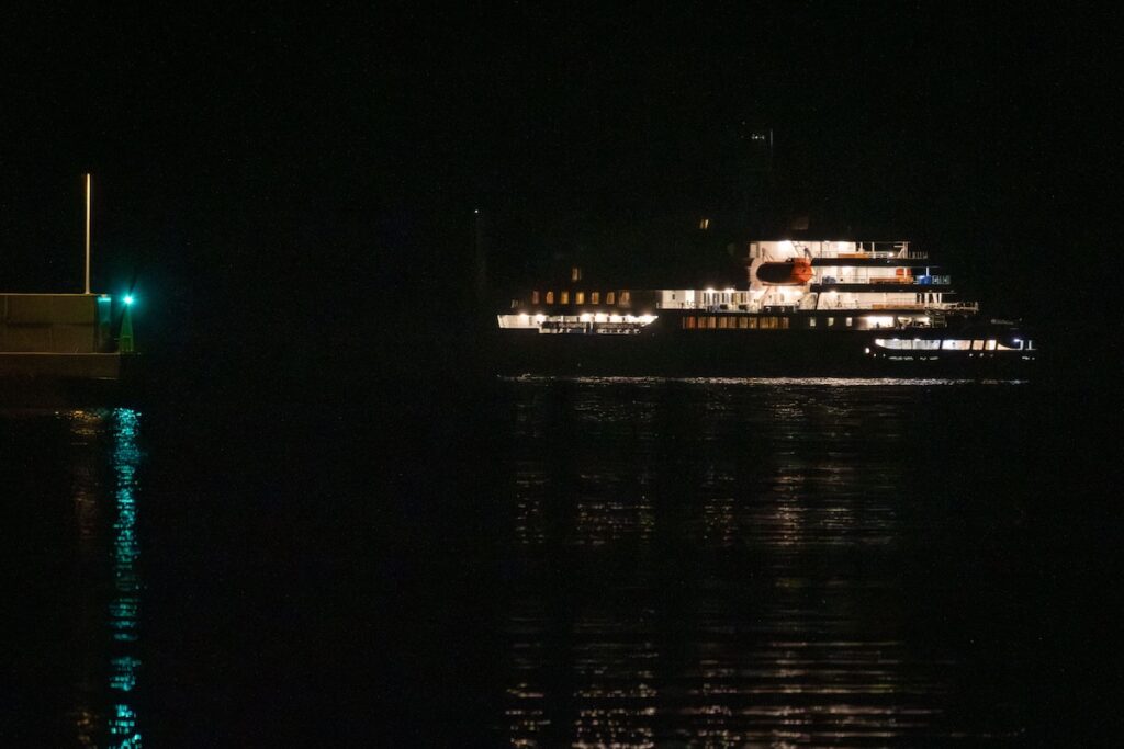 La MV Hondius ferma a Tenerife dopo infezioni da hantavirus a bordo