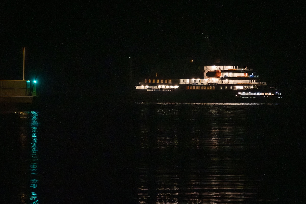 La MV Hondius ferma a Tenerife dopo infezioni da hantavirus a bordo