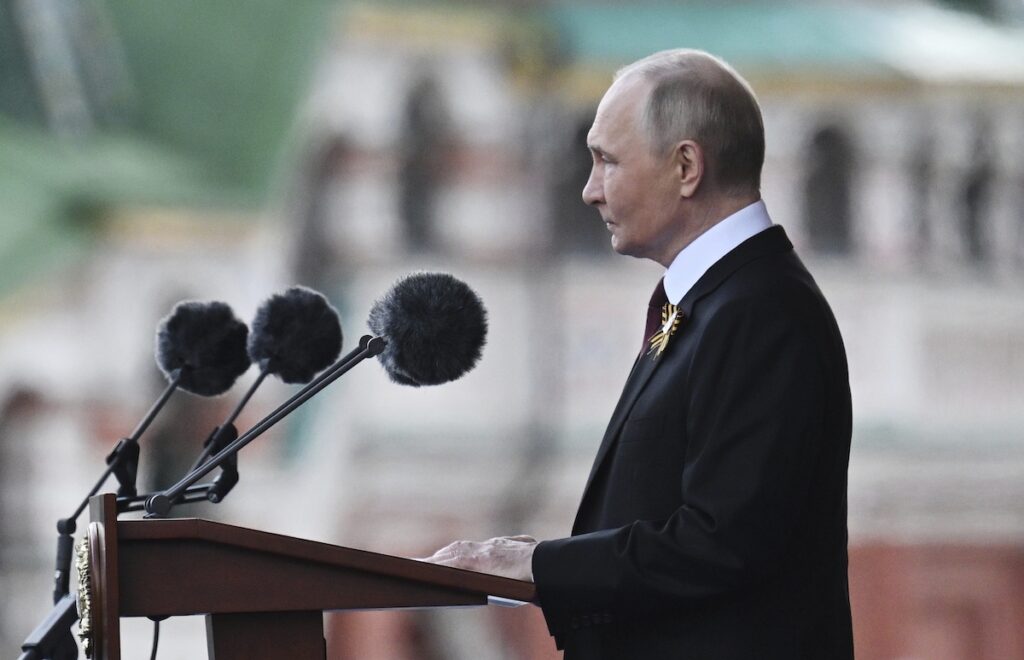 La parata del Giorno della Vittoria a Mosca affronta sfide significative per Putin