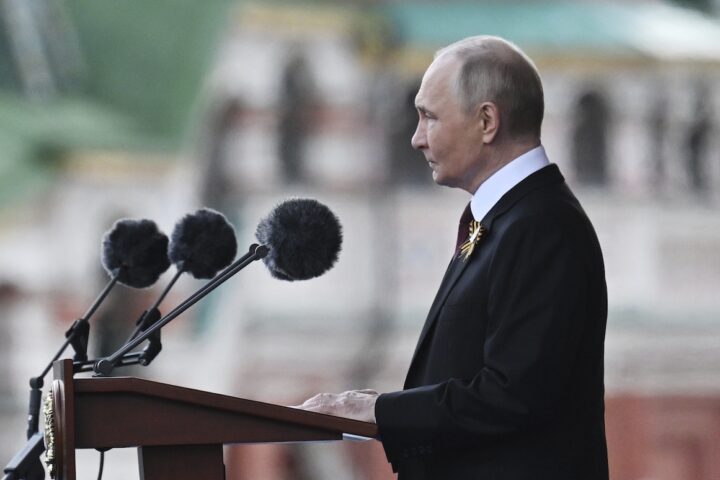 La parata del Giorno della Vittoria a Mosca affronta sfide significative per Putin