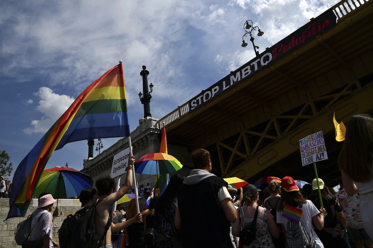 La polizia ungherese autorizza il Pride di Budapest il 27 giugno dopo il divieto dell'anno scorso