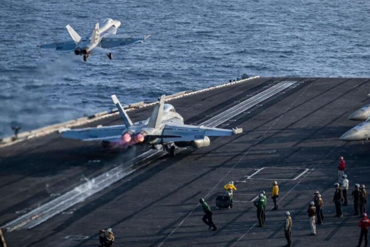 La portaerei Nimitz degli Usa arriva nei Caraibi mentre si intensificano le pressioni su Cuba