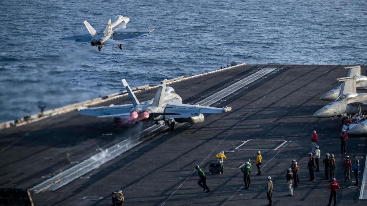 La portaerei Nimitz degli Usa arriva nei Caraibi mentre si intensificano le pressioni su Cuba