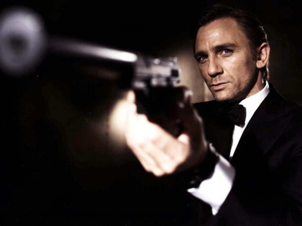 La previsione errata di Warner Bros sui romanzi di 007 nel 1957: «Non avrebbero alcun successo»