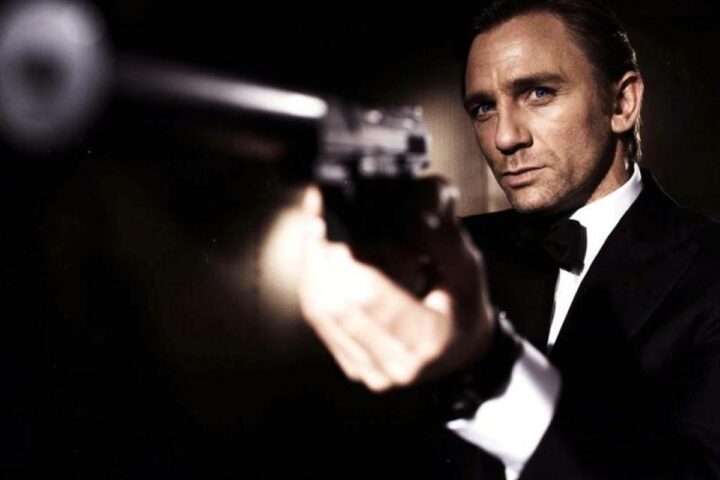 La previsione errata di Warner Bros sui romanzi di 007 nel 1957: «Non avrebbero alcun successo»