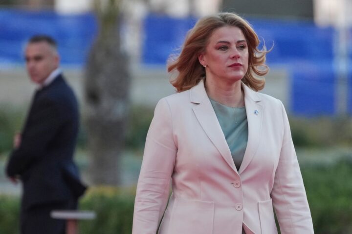 La prima ministra lettone Evika Silina si dimette dopo crisi di governo e sconfinamenti di droni ucraini