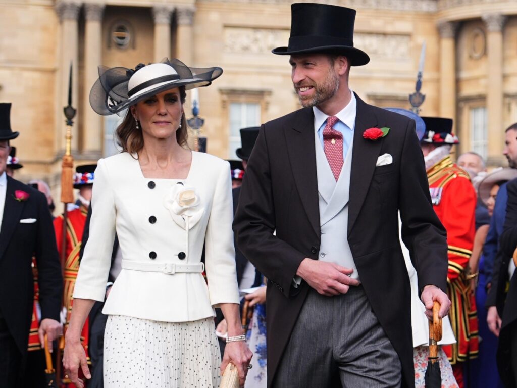 La principessa Kate a Buckingham Palace, ultimo impegno ufficiale prima di visitare Reggio Emilia