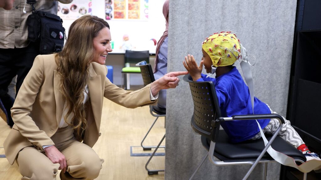 La principessa Kate presenta il suo manuale per lo sviluppo socio-emotivo dei bambini a Reggio Emilia
