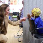 La principessa Kate presenta il suo manuale per lo sviluppo socio-emotivo dei bambini a Reggio Emilia