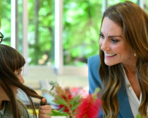 La principessa Kate visita una scuola per l'infanzia a Reggio Emilia prima di tornare a Londra