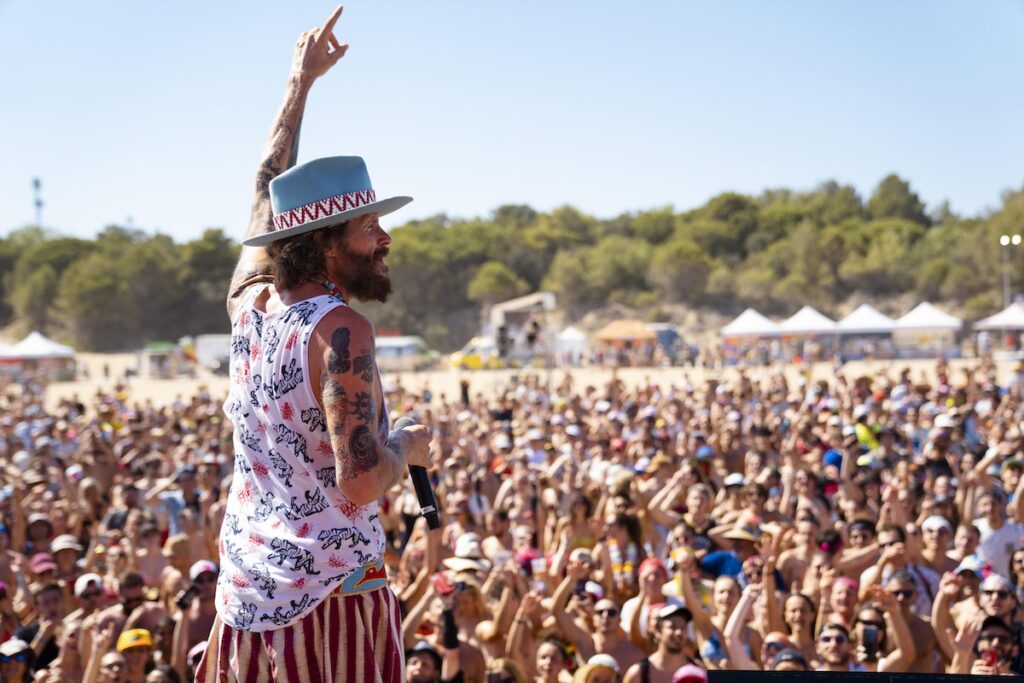 La procura di Trani indaga su tre persone per l’organizzazione del Jova Beach Party a Barletta del 2022
