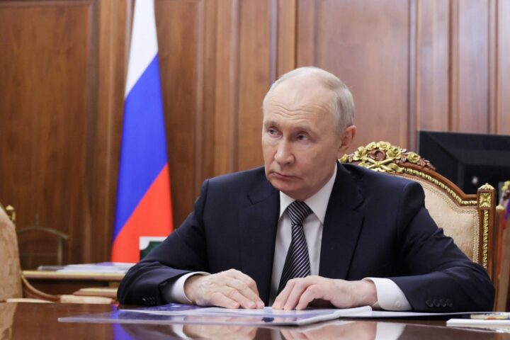 La Russia a rischio recessione: Pil stagnante e attacchi ucraini alle infrastrutture petrolifere