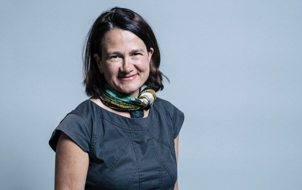 La sfida di Catherine West e le ripercussioni sulla leadership di Starmer dopo i recenti risultati elettorali