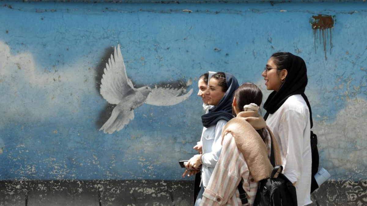 Lo scrittore Mohammad Tolouei: «Teheran tra guerra e longevità, sopravviviamo al dolore»