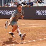 Luciano Darderi sorprende Alexander Zverev e avanza ai quarti di finale agli Internazionali di Roma