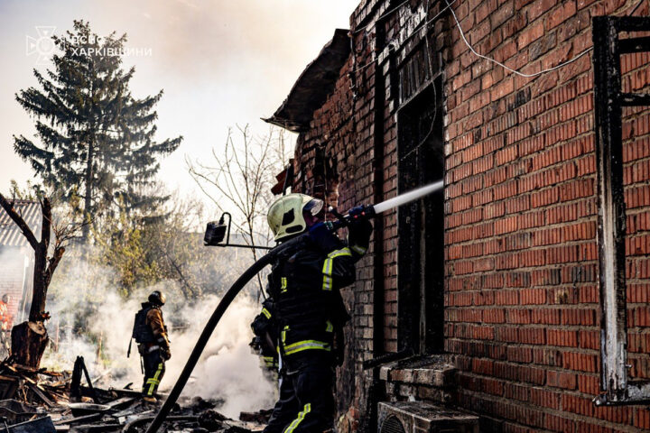 L'Ucraina accusa la Russia di violare il cessate il fuoco di tre giorni iniziato il 9 maggio