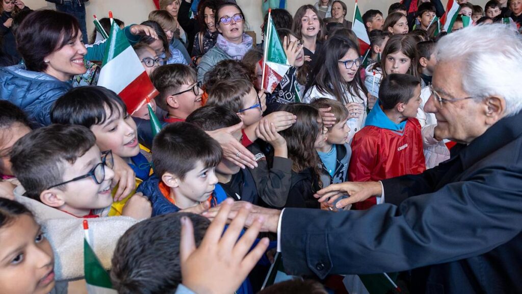 Mattarella a Gemona: "La rinascita dopo il terremoto passa anche per il patto di coesione"