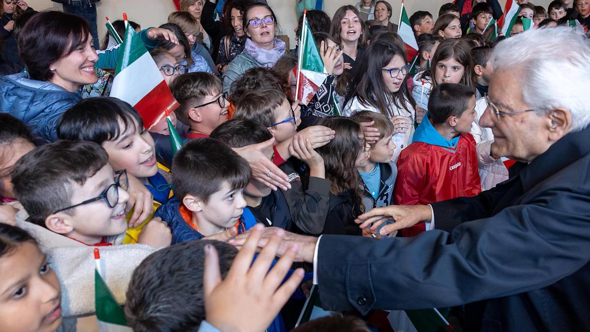 Mattarella a Gemona: "La rinascita dopo il terremoto passa anche per il patto di coesione"