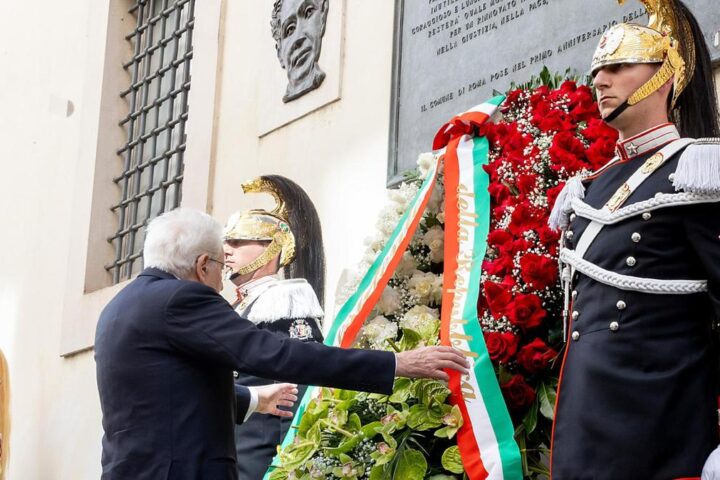 Mattarella onora Moro nel Giorno della Memoria delle vittime del terrorismo in Italia