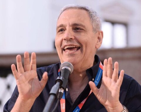 Maurizio De Giovanni entra nella segreteria del Pd campano, ma esclude la candidatura politica