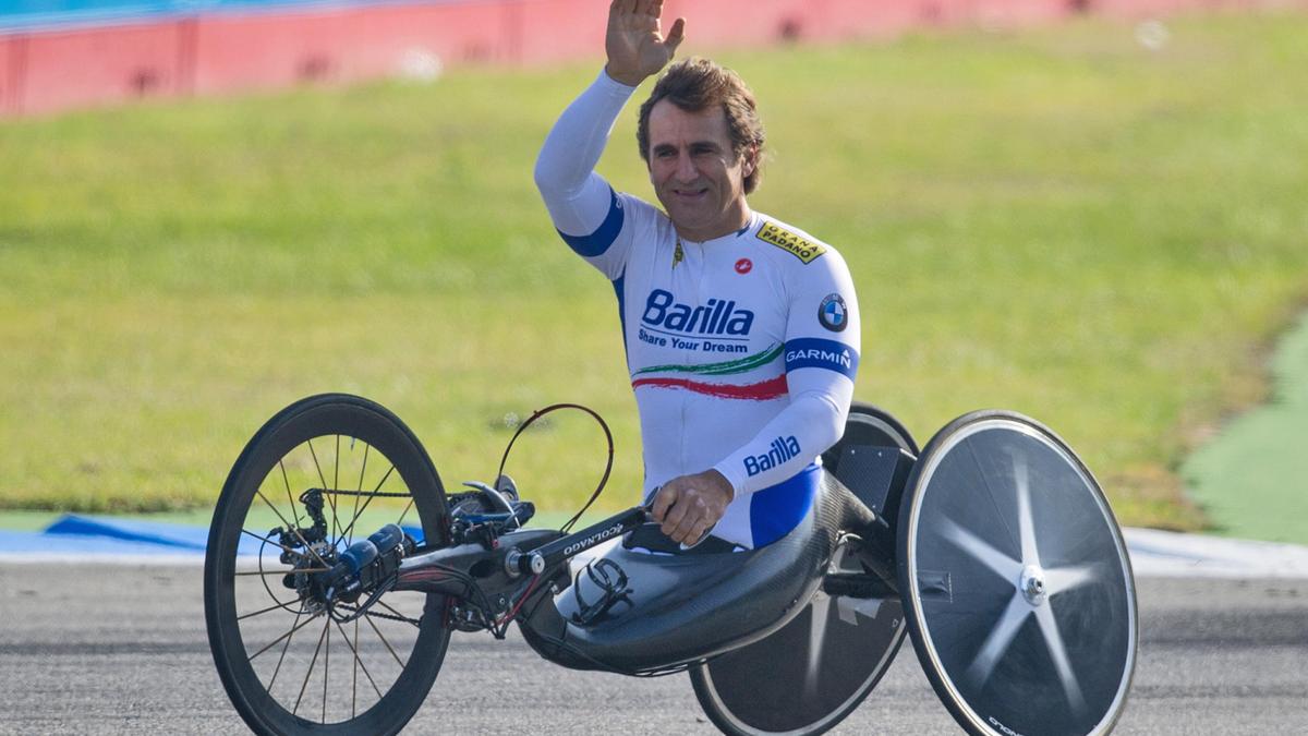 Morte di Alex Zanardi, il campione italiano di automobilismo e paraciclismo a 59 anni