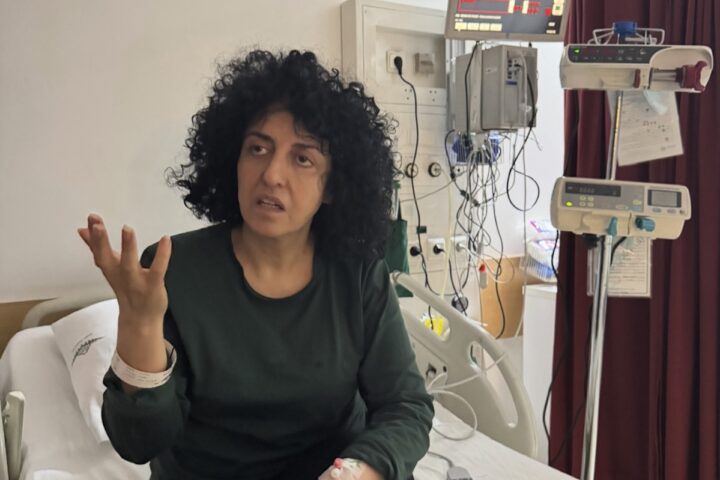 Narges Mohammadi ritorna a casa dopo dimissioni dall’ospedale di Teheran