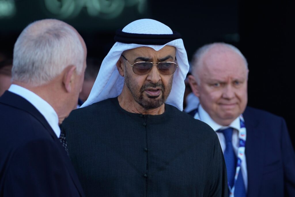 Netanyahu annuncia visita segreta negli Emirati, ma Abu Dhabi smentisce l'accaduto
