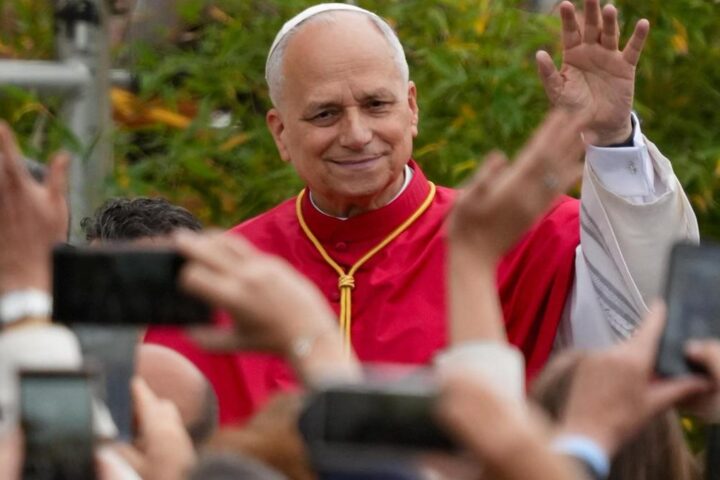 Papa Leone XIV a Pompei per il primo anniversario del pontificato: "Basta guerra, non rassegniamoci alle immagini di morte"