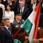 Péter Magyar giura come nuovo primo ministro dell'Ungheria dopo aver battuto Viktor Orbán
