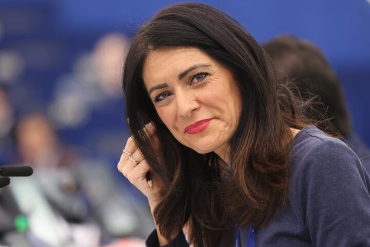 Pina Picierno a rischio addio al Pd per isolamento e minacce ricevute