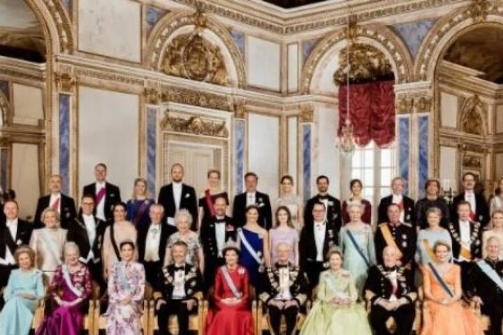 Preoccupazione per le regine Margrethe di Danimarca e Sonja di Norvegia, ricoverate in ospedale a Oslo