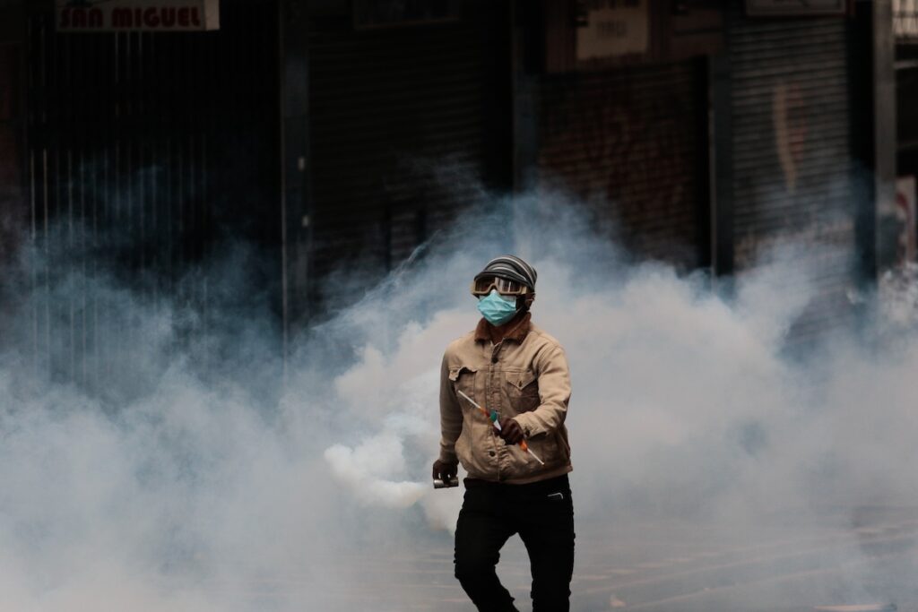 Proteste in Bolivia contro il governo di Rodrigo Paz dopo sei mesi di crisi economica