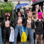 Pussy Riot e Femen protestano a Venezia: "Non è arte, ma propaganda"