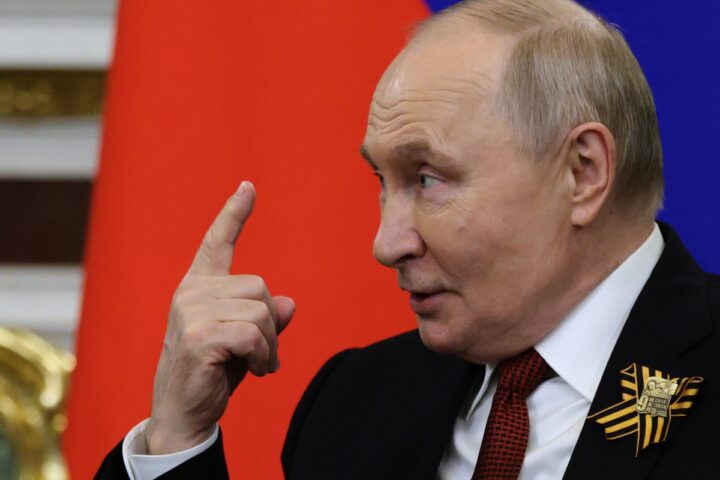 Putin arriva a Pechino per colloqui con Xi Jinping fra gas e incertezze economiche