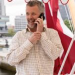 Re Frederik X di Danimarca chiama il vincitore del Giro d'Italia Jonas Vingegaard con congratulazioni storiche