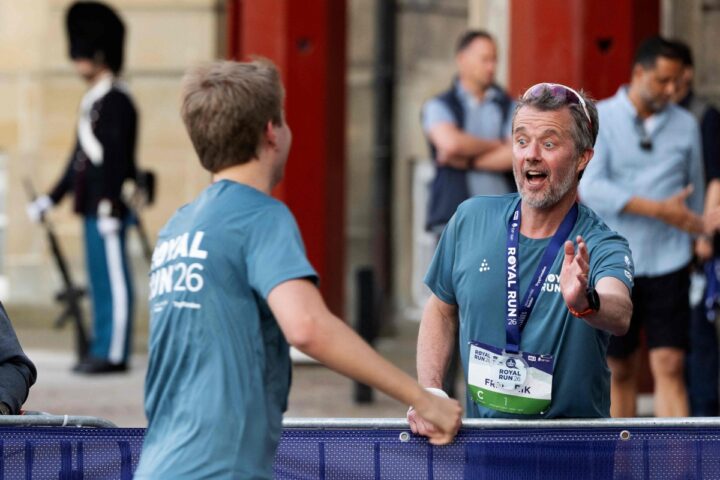 Re Frederik X partecipa alla Royal Run a Copenaghen mentre la regina Margrethe è di nuovo in ospedale
