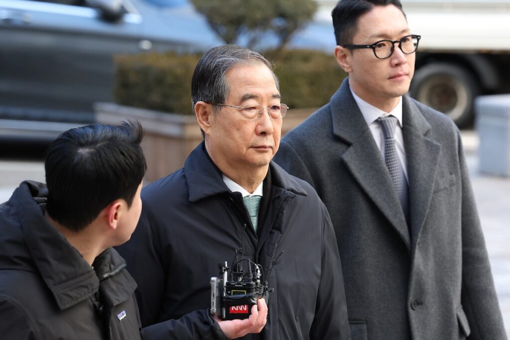 Ridotta a 15 anni la pena dell’ex primo ministro sudcoreano Han Duck-soo per legge marziale