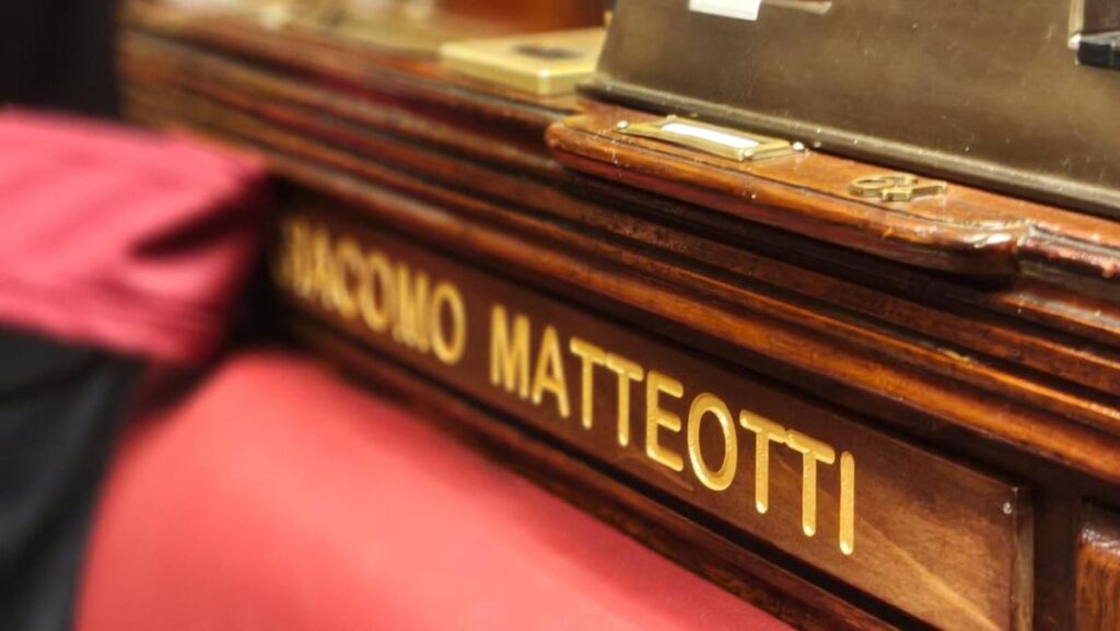 Ritirato lo scranno 14 di Giacomo Matteotti, simbolo della lotta antifascista in Parlamento