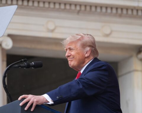 Salute di Donald Trump: esami medici confermano "eccellente" stato di salute a pochi giorni dal suo ottantesimo compleanno