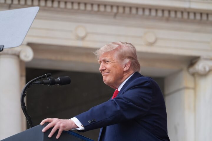 Salute di Donald Trump: esami medici confermano "eccellente" stato di salute a pochi giorni dal suo ottantesimo compleanno