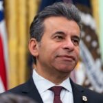 Si dimette il capo della FDA, Marty Makary, dopo pressioni da Trump