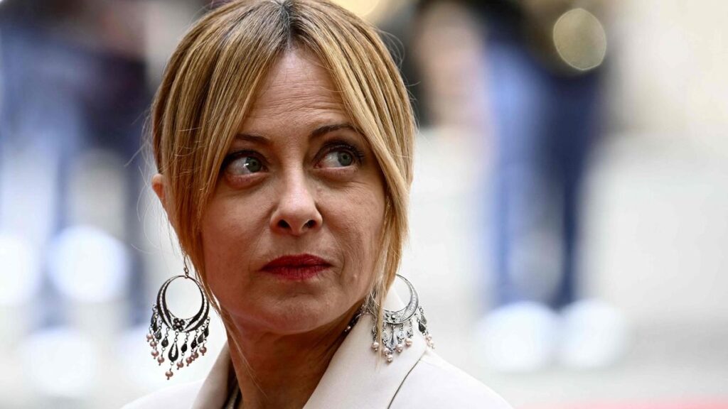 Sondaggi politici: calo del centrodestra, il campo largo raggiunge il 45,8%