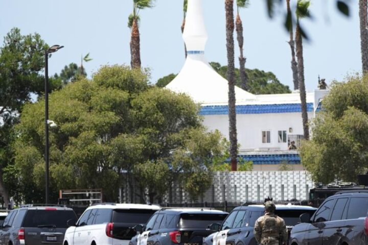 Sparatoria al centro islamico di San Diego: cinque morti, tra cui i due attentatori
