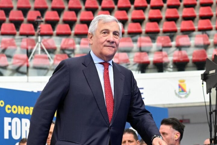 Tajani annuncia apertura al congresso di Forza Italia: "Chi vuole può candidarsi"