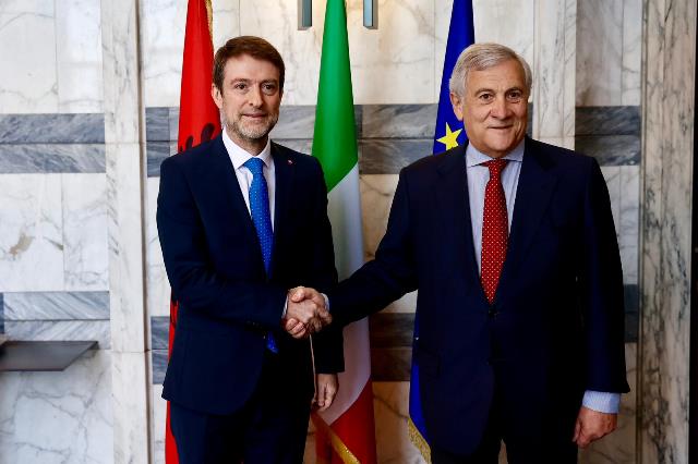 Tajani incontra Hoxha per rafforzare le relazioni tra Italia e Albania
