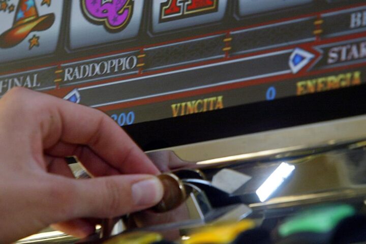 Tensione sul riordino del gioco d’azzardo legale in Italia, scadenza fissata per agosto 2026