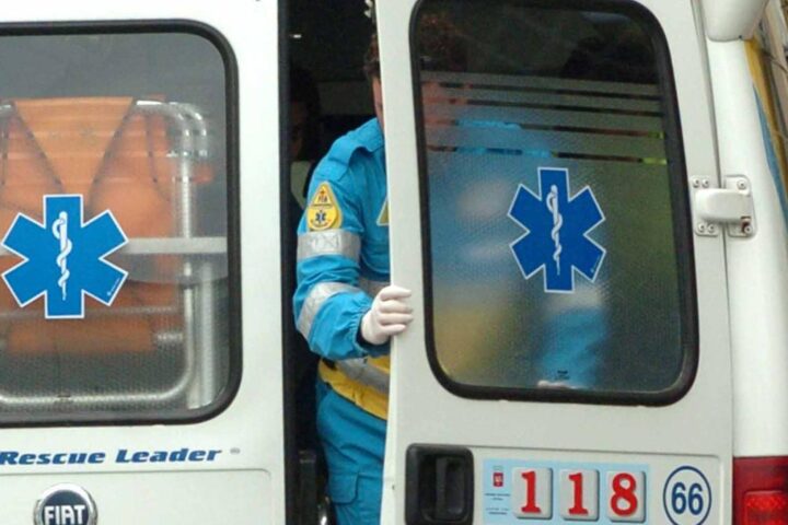 Tragedia a Bollengo: padre investe e uccide la figlia di due anni mentre la portava all'asilo