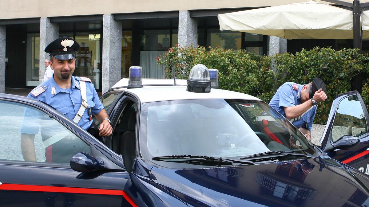 Trapani, undicenne tenta di accoltellare docente e riprende l'aggressione in diretta video