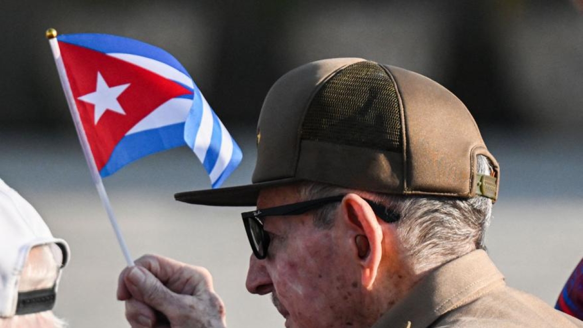 Trump annuncia nuove sanzioni contro Cuba e minaccia di inviare una portaerei vicino all'isola