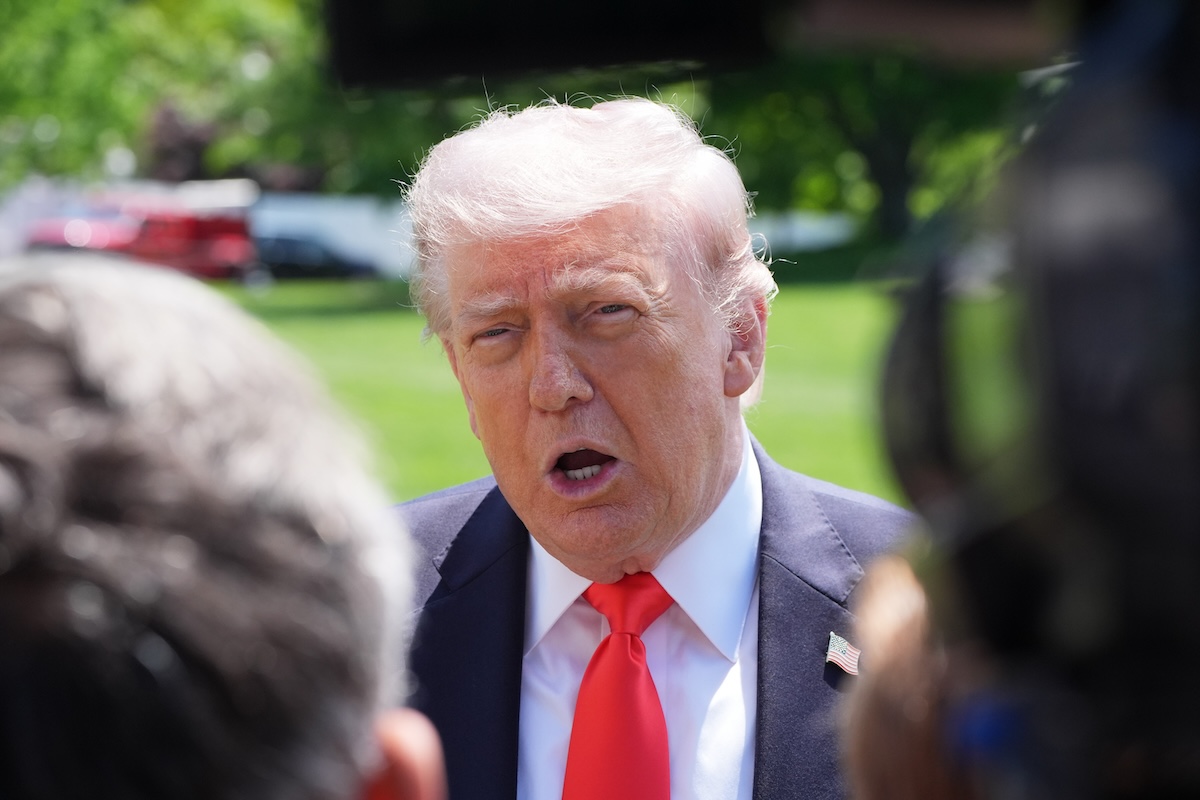 Trump annuncia un incremento dei dazi sulle auto europee dal 15 al 25 per cento